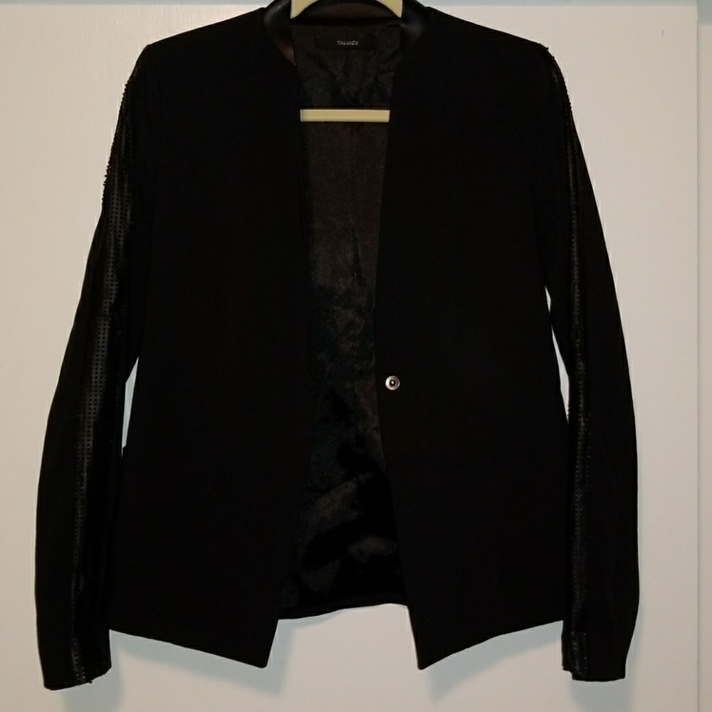 Tahari black blazer